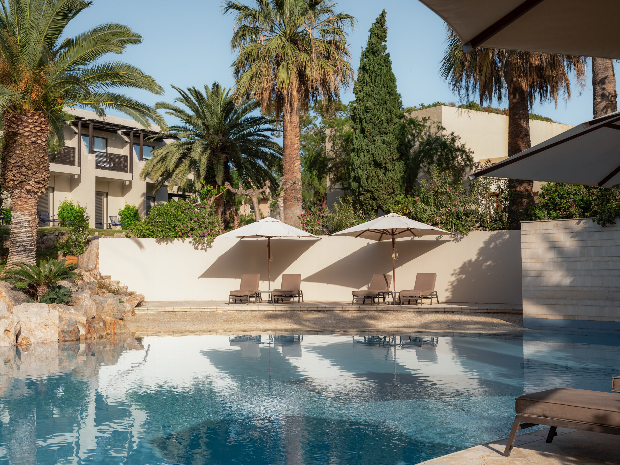 Bungalow Pool Front